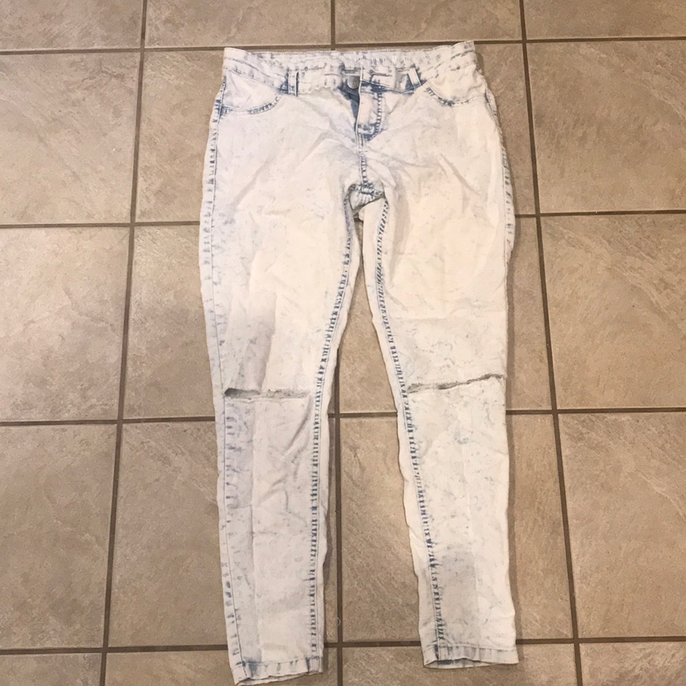 Acid washed jeans